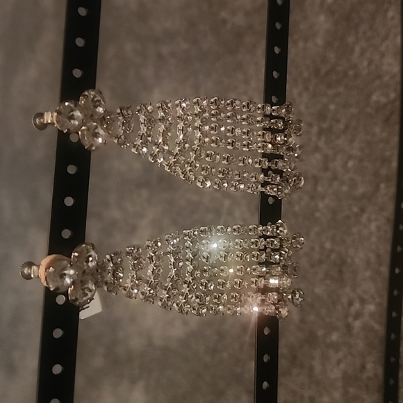 Jewelry - Crystal clip on earrings